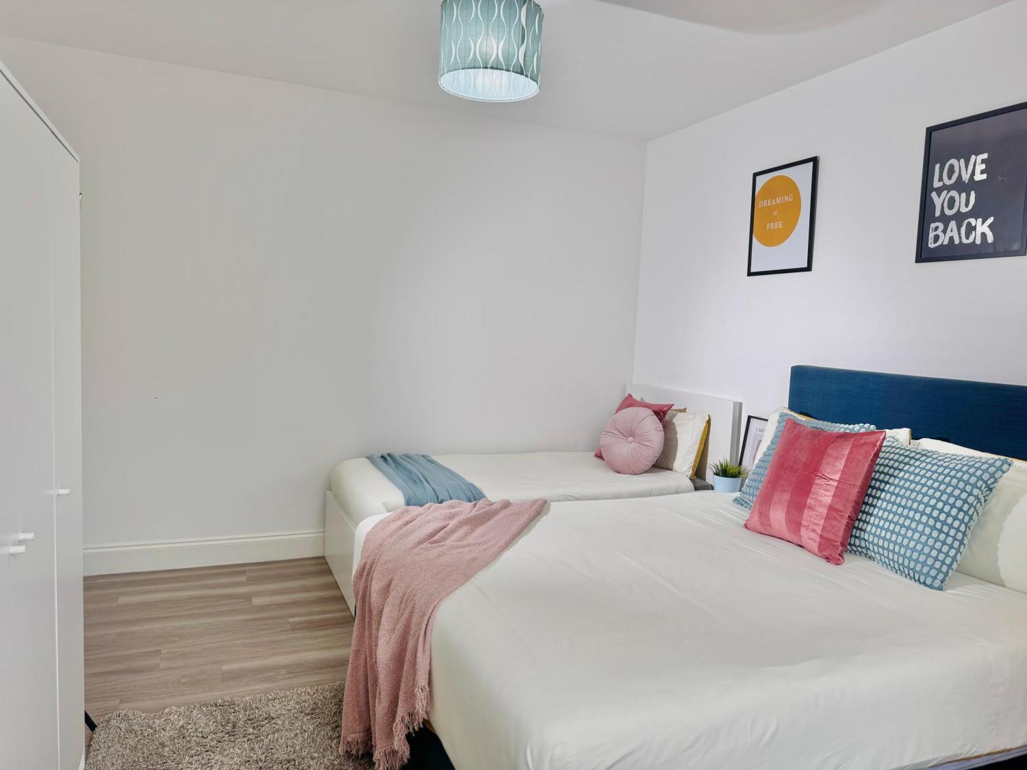 Cosy 1-Bed Flat 30Min To Central London & Parking Εξωτερικό φωτογραφία